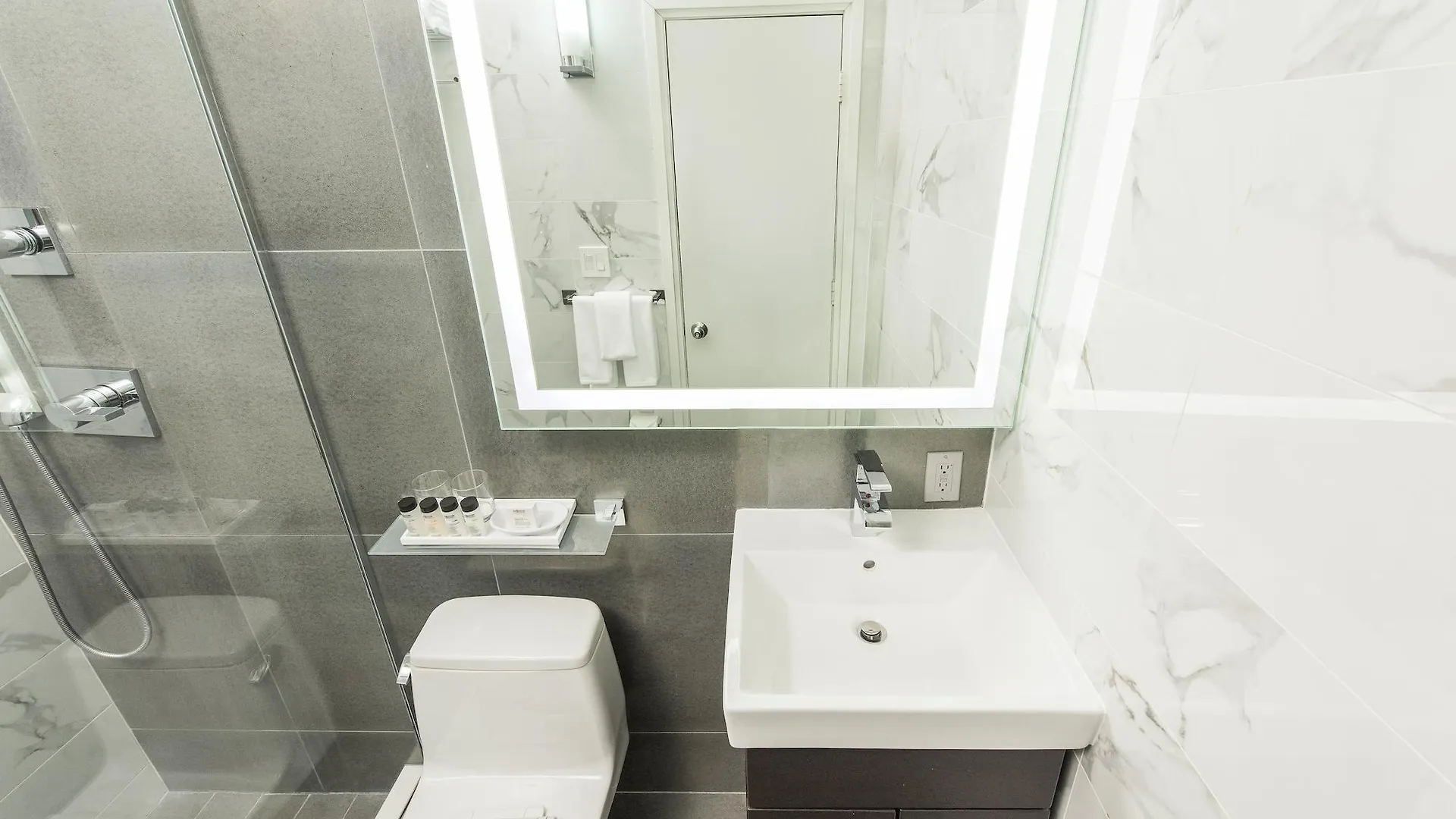 Moderne Hotel New York 4*,